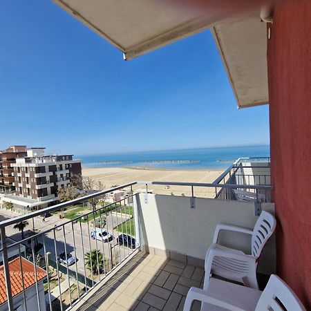 Hotel Salsedine " 5 Mt From The Beach ! " Rímini Exterior foto